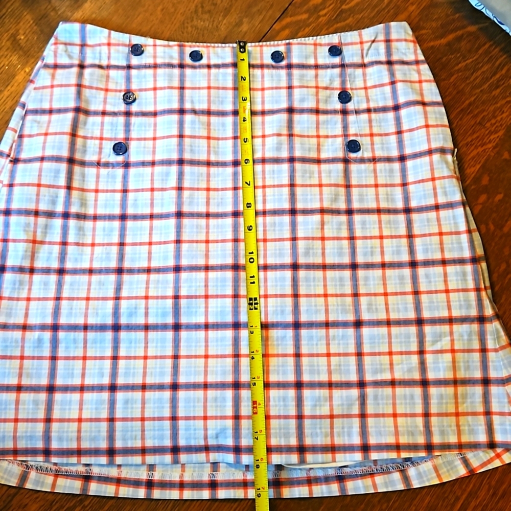 Rex Whit and Blue Tommy Hilfiger scort